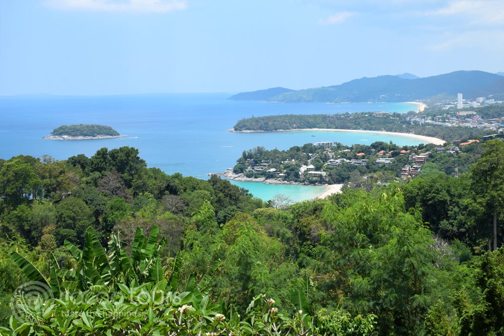 Панорамна гледка към Карон и Ката от югозападната част на Пукет (Karon Viewpoint, Phuket, Thailand)